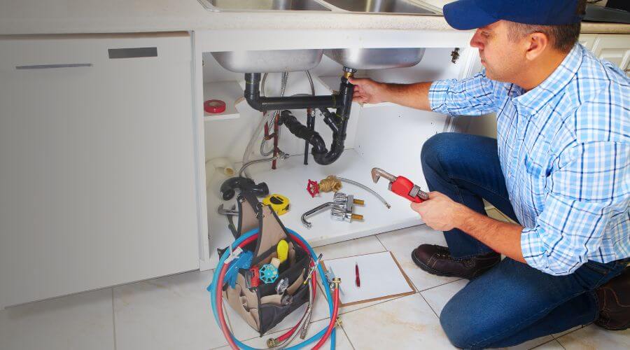 Professional water heater repair in Hutchins, TX